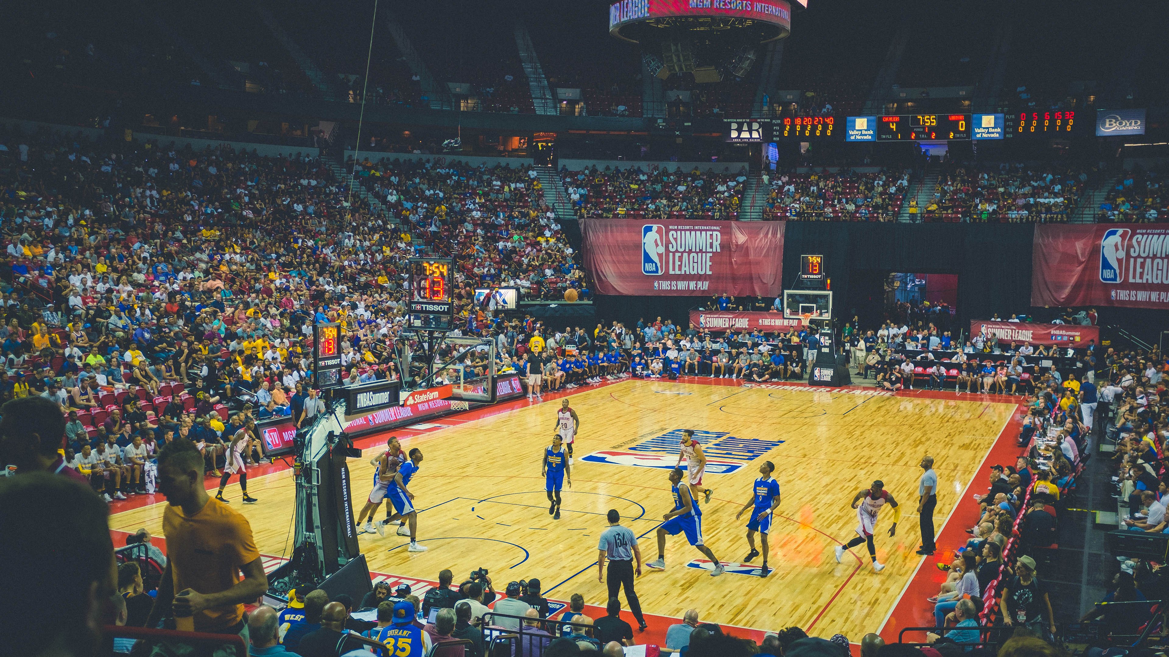 中立B女队分段数据稳中有升,中立球队