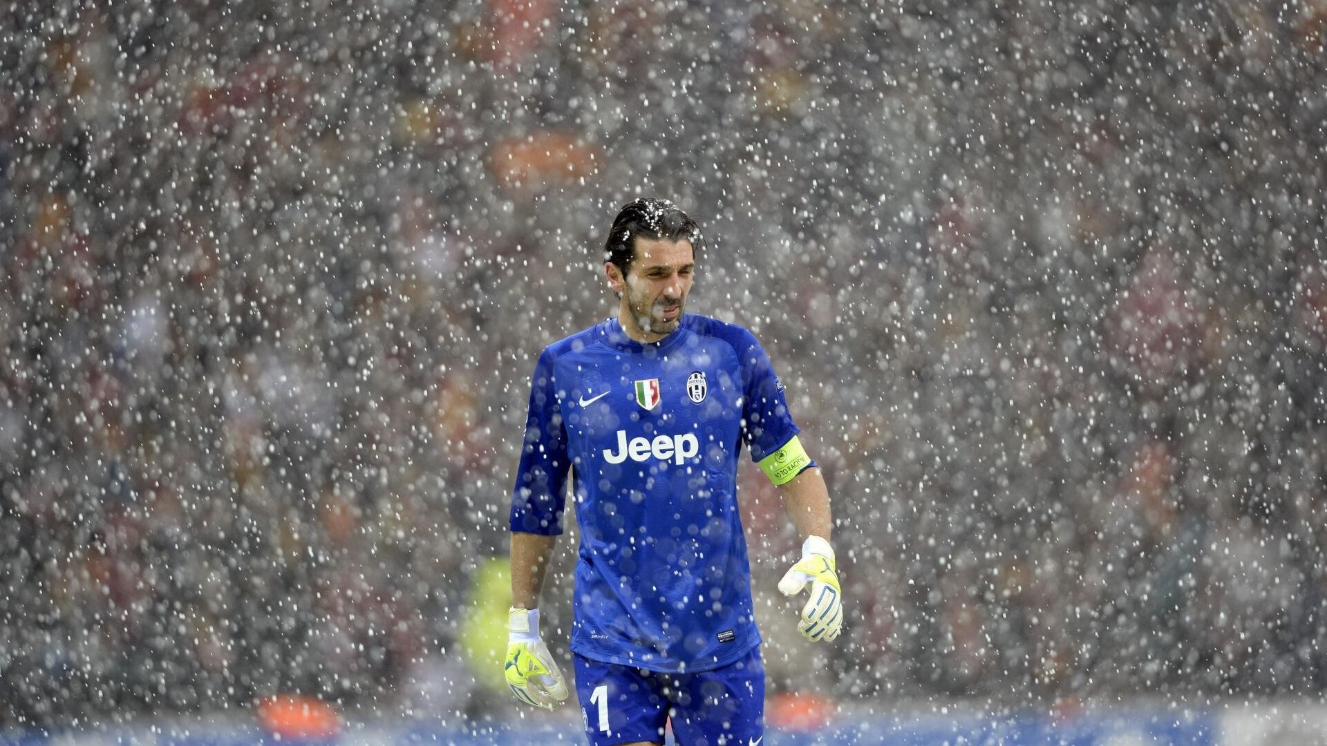 小因扎吉上任,新月完成教练交接,小因扎吉教练团队